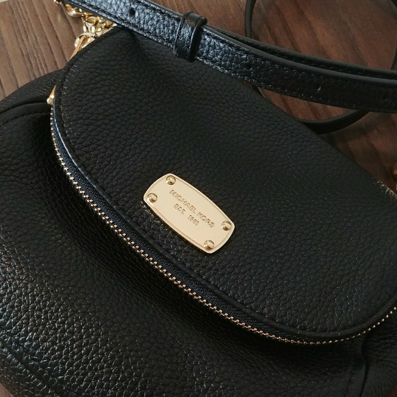 Michael Kors Handbags - Michael KORS Crossbody with Flap